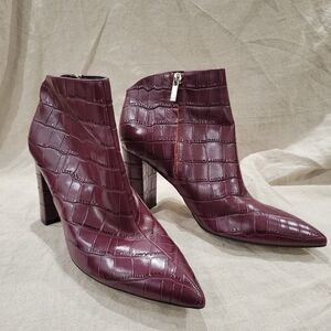 Marc Fisher Daith plum leather booties sz 8 EUC